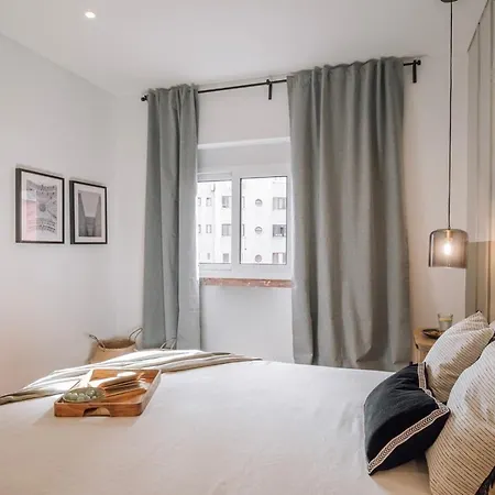 Geres - 3 Bedrooms In Alvalade