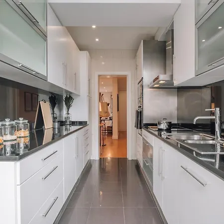 Geres - 3 Bedrooms In Alvalade *